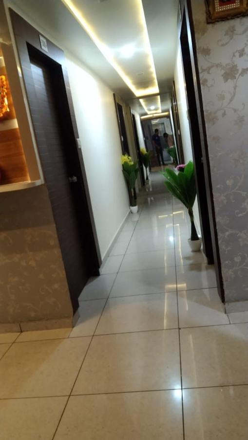 Hotel Atlanta อาเมดาบัด ภายนอก รูปภาพ